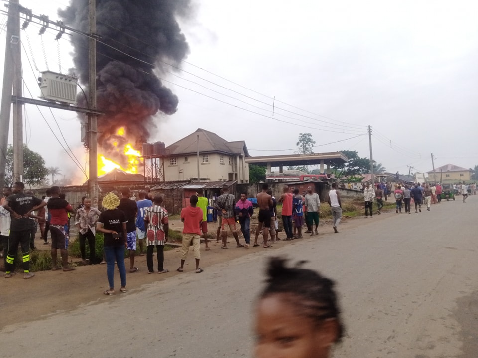 Again Hoodlums Set Magistrate Court Ablaze In Imo State