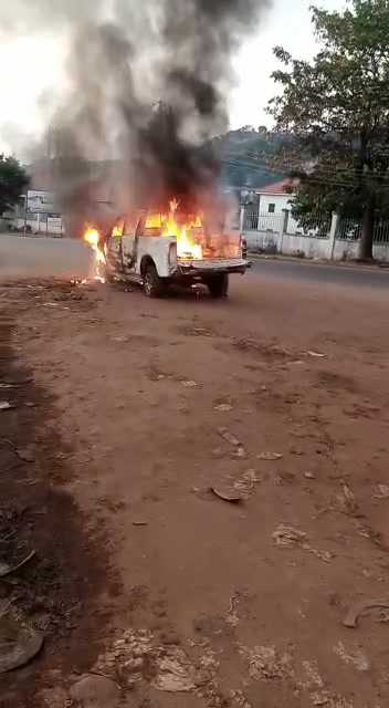 Unknown Gunmen Enforcing Sit-At-Home In Enugu, Engages Police, Set Patrol Van Ablaze
