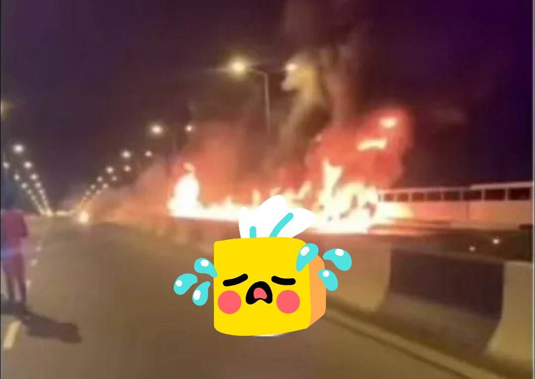 Driver Conveying Fuel At Night Allegedly Chased By Police, Collide On Waterline Flyover, Burnt To Death